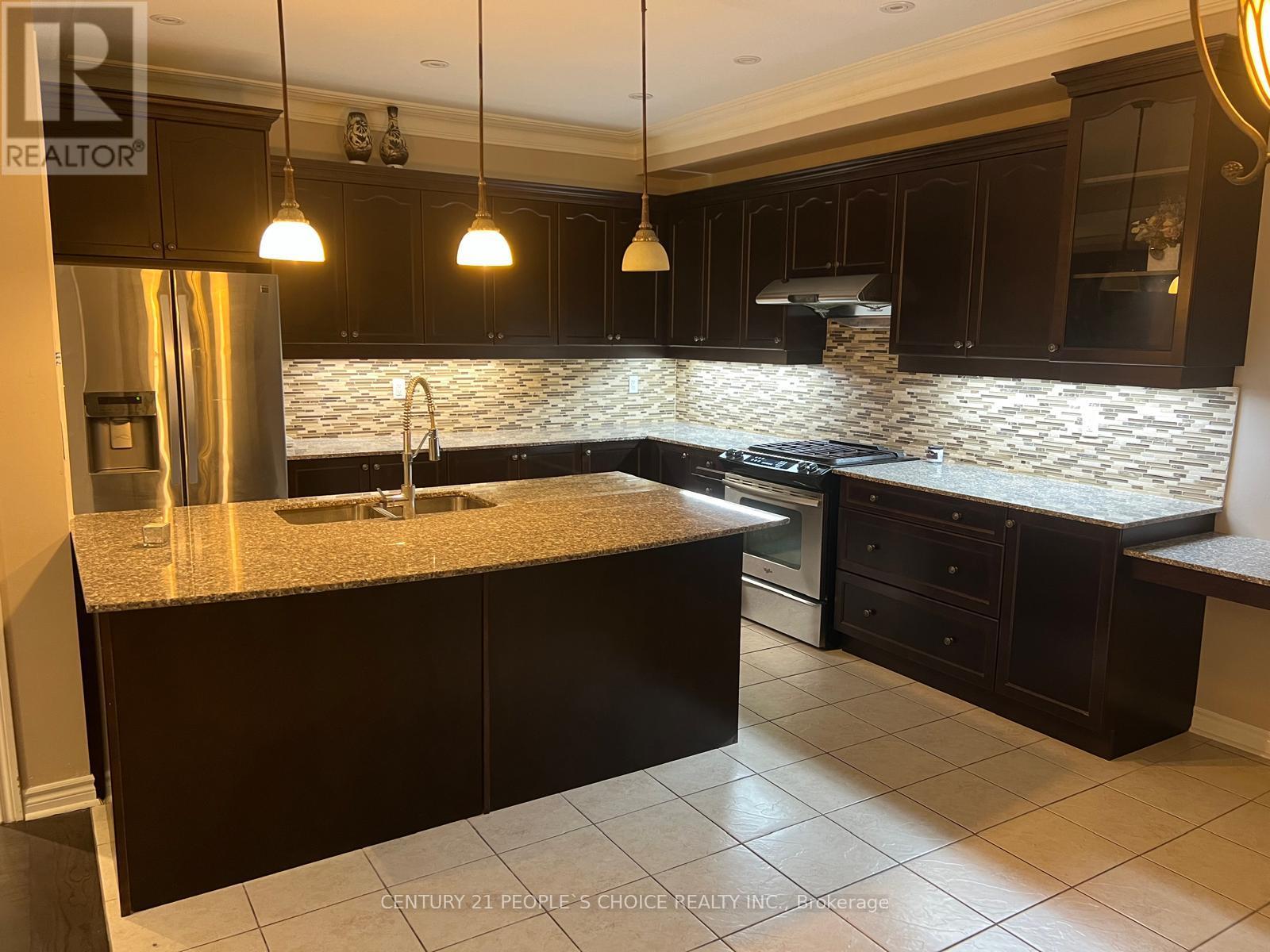 Upper - 114 Garyscholl Road, Vaughan, Ontario  L4L 1A6 - Photo 6 - N12706206