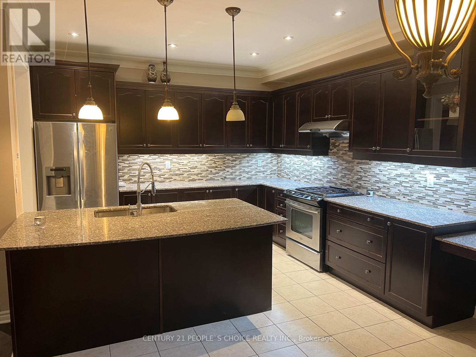 Upper - 114 Garyscholl Road, Vaughan, Ontario  L4L 1A6 - Photo 9 - N12706206