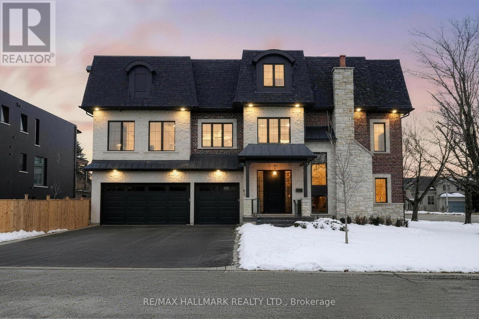 31 NAUGHTON DRIVE, Richmond Hill, Ontario