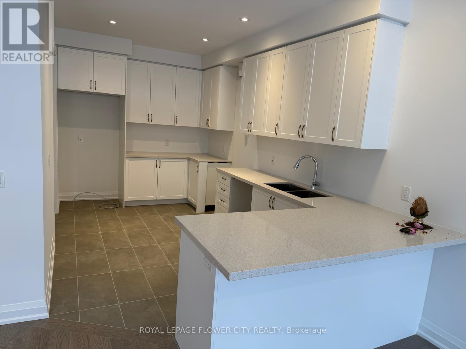 3193 Crystal Drive, Oakville, Ontario  L6M 0W8 - Photo 12 - W12706204