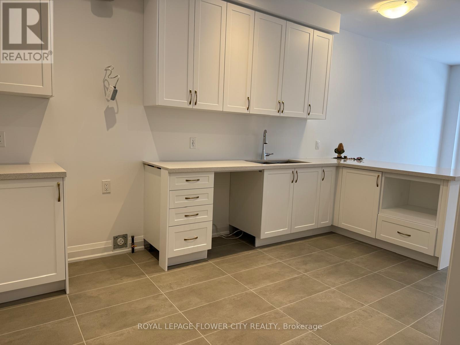 3193 Crystal Drive, Oakville, Ontario  L6M 0W8 - Photo 15 - W12706204