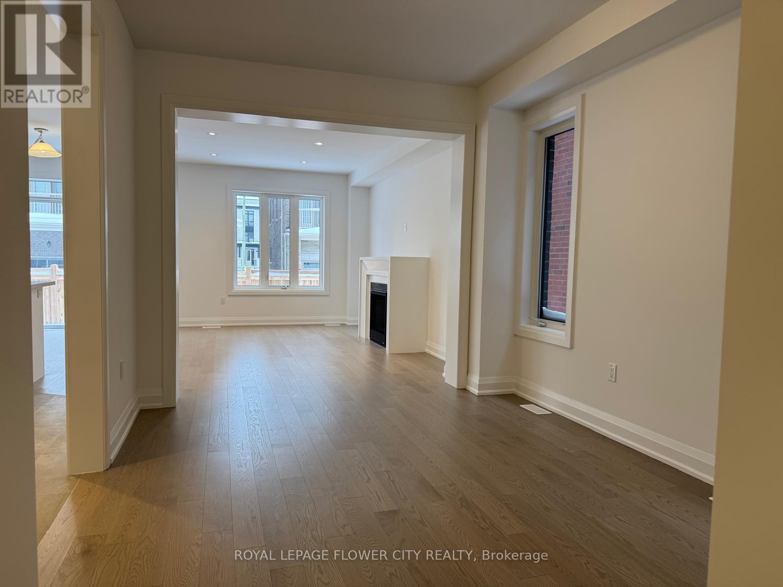 3193 Crystal Drive, Oakville, Ontario  L6M 0W8 - Photo 4 - W12706204