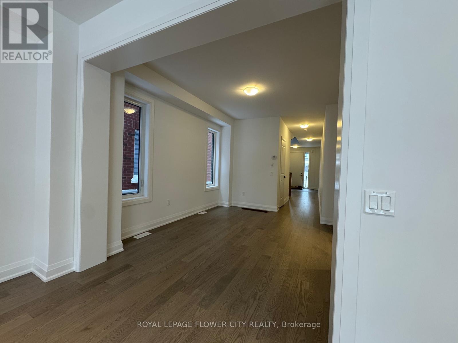 3193 Crystal Drive, Oakville, Ontario  L6M 0W8 - Photo 5 - W12706204