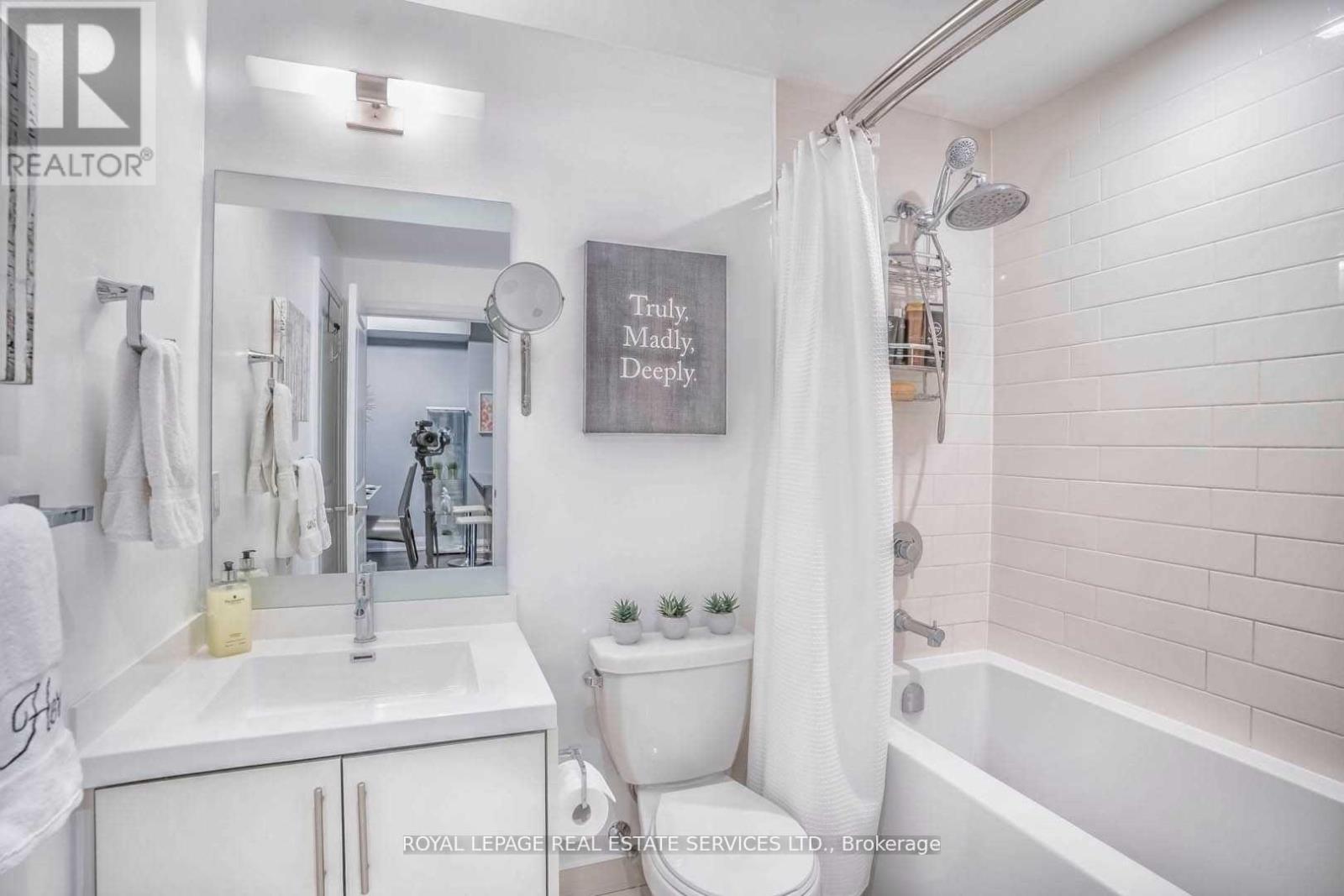 1504 - 65 Speers Road, Oakville, Ontario  L6K 3V5 - Photo 10 - W12706222