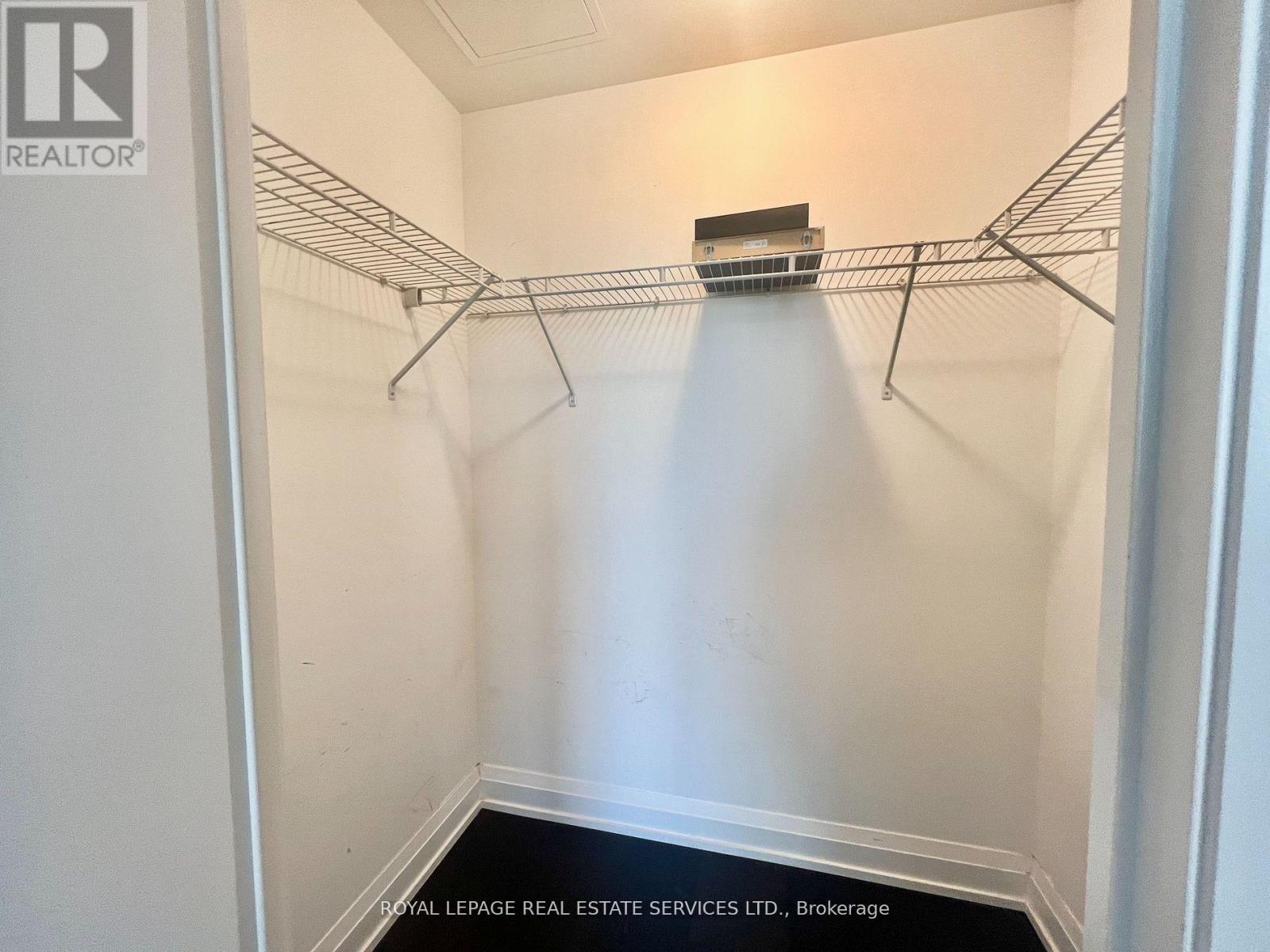 1504 - 65 Speers Road, Oakville, Ontario  L6K 3V5 - Photo 9 - W12706222