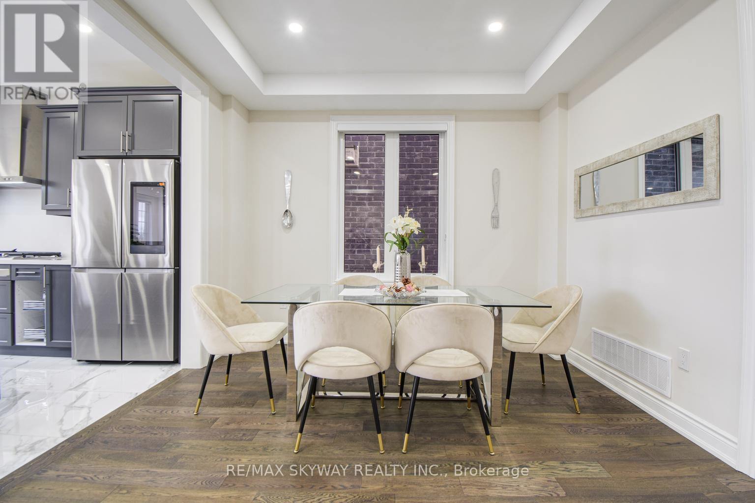 18 Hosta Street E, Brampton, Ontario  L6X 0X1 - Photo 8 - W12706240