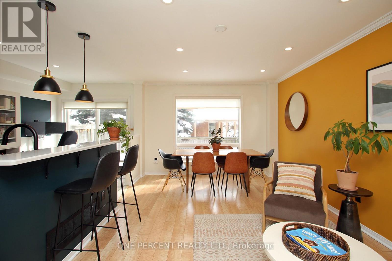 55 - 5223 Fairford Crescent, Mississauga, Ontario  L5V 2M6 - Photo 3 - W12706244