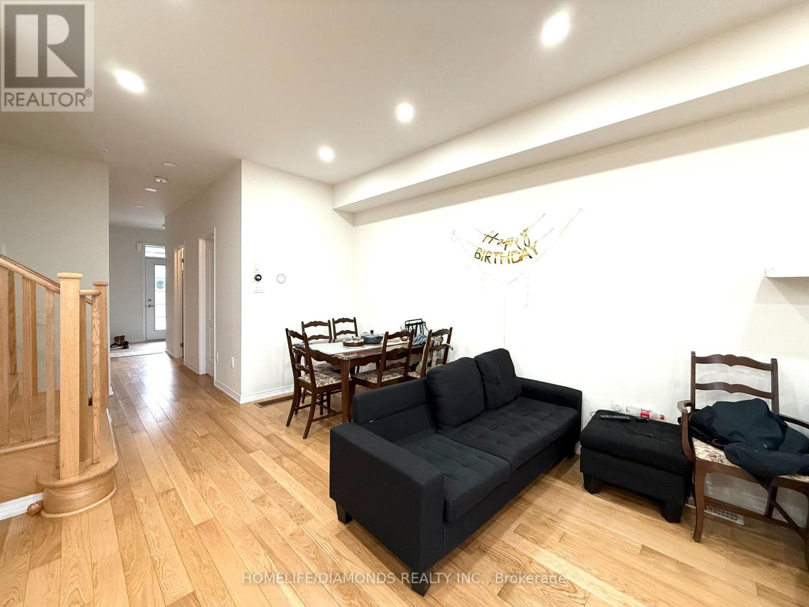 7 - 8317 Mulberry Drive, Niagara Falls, Ontario  L2H 3S9 - Photo 2 - X12706182