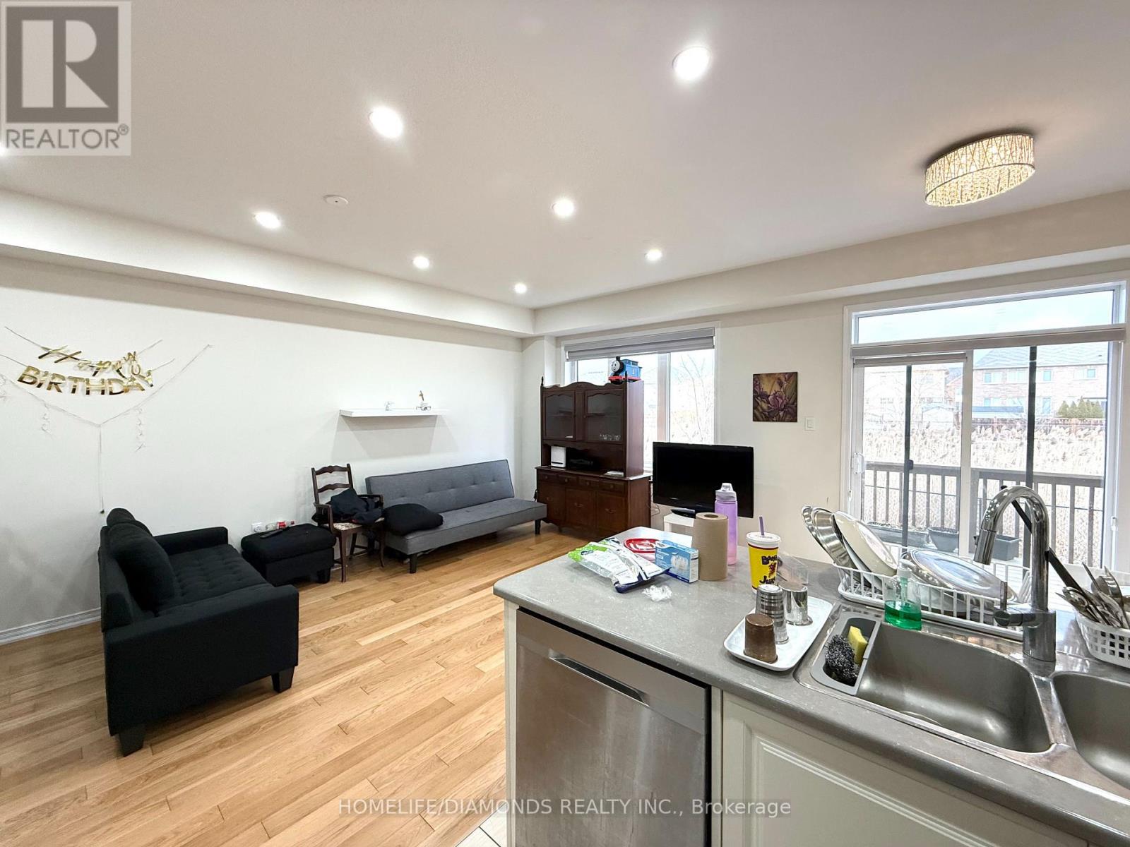 7 - 8317 Mulberry Drive, Niagara Falls, Ontario  L2H 3S9 - Photo 4 - X12706182