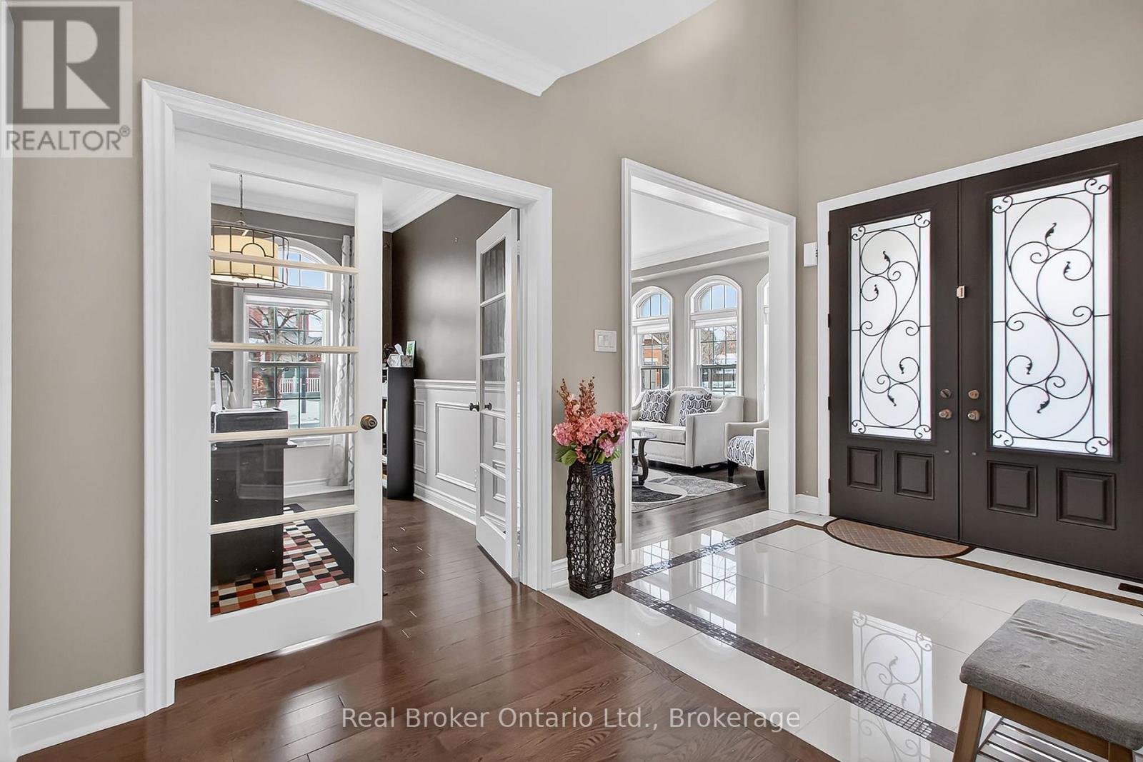 43 Mccandless Court, Caledon (Caledon East), Ontario  L7C 3R6 - Photo 8 - W12706260