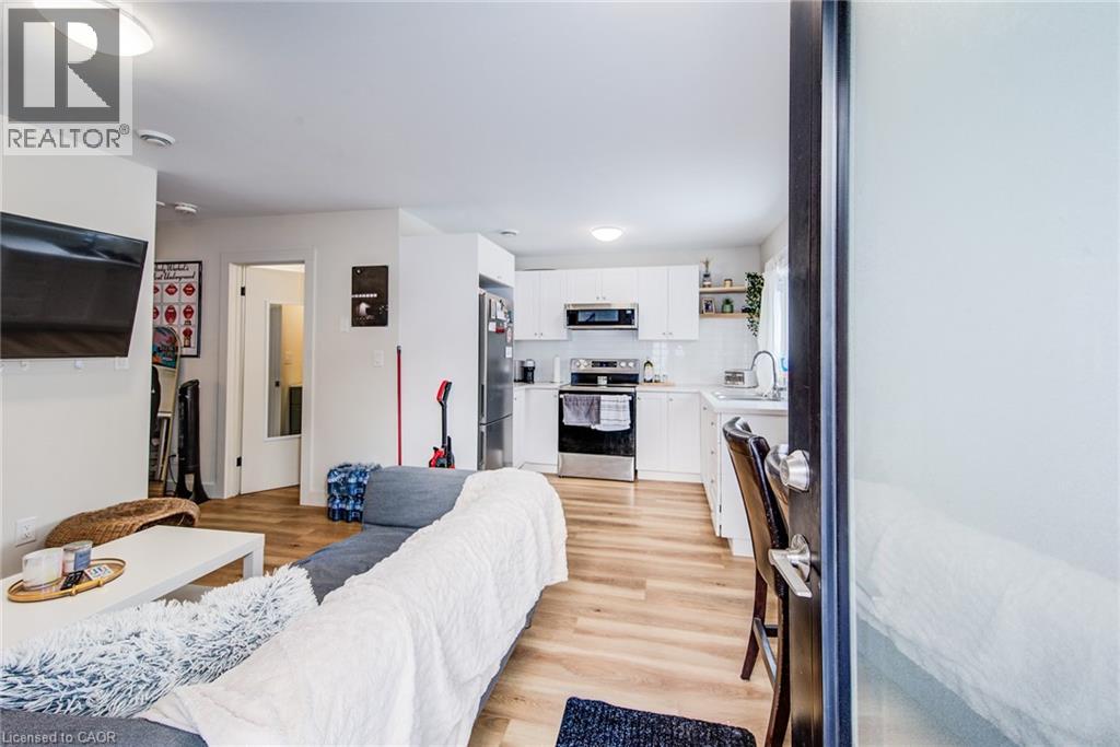 10 Weaver Street Unit# Rear, Cambridge, Ontario  N3C 1V8 - Photo 3 - 40799190