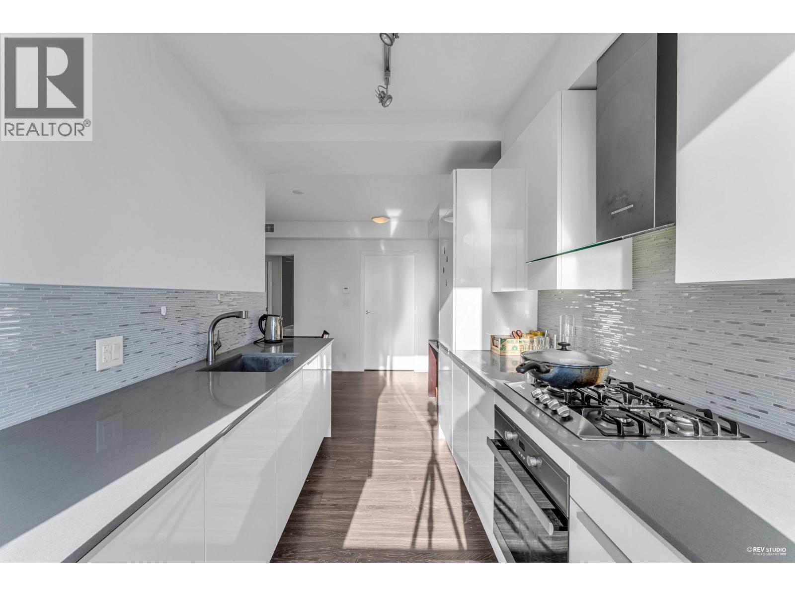 2206 1283 Howe Street, Vancouver, British Columbia  V6Z 0E3 - Photo 3 - R3080237