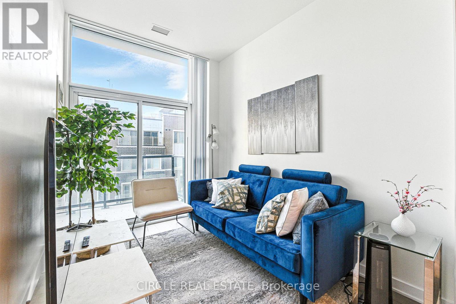 201 - 60 HONEYCRISP CRESCENT, Vaughan, Ontario