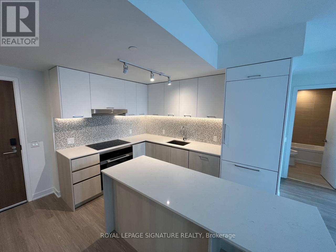 222 - 8188 Yonge Street, Vaughan, Ontario  L4J 0M2 - Photo 2 - N12706264