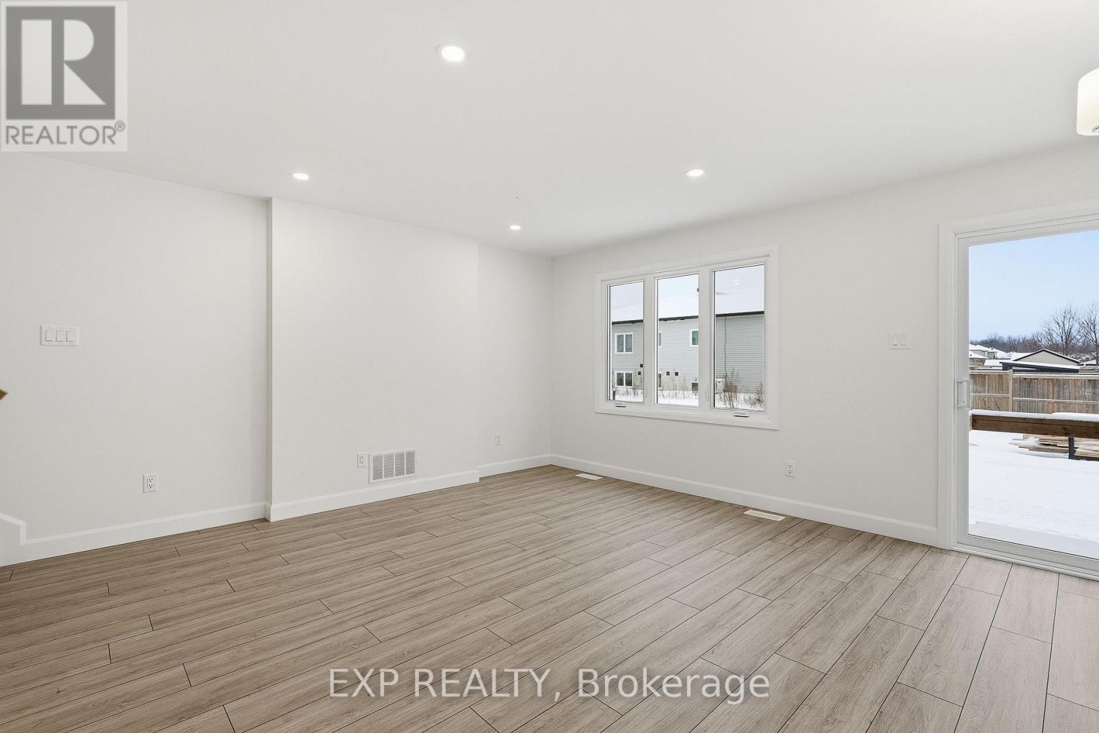 112 Lorie Street, The Nation, Ontario  K0A 2M0 - Photo 7 - X12498924