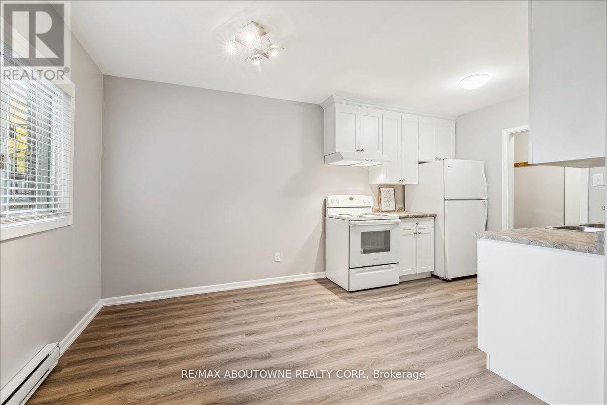 1 - 2350 Queensway Drive, Burlington, Ontario  L7R 3T3 - Photo 13 - W12706278