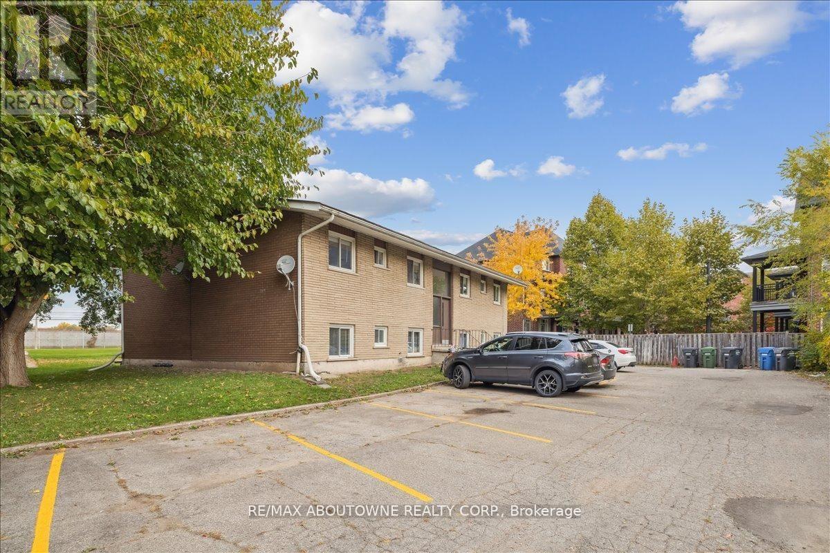 1 - 2350 Queensway Drive, Burlington, Ontario  L7R 3T3 - Photo 28 - W12706278