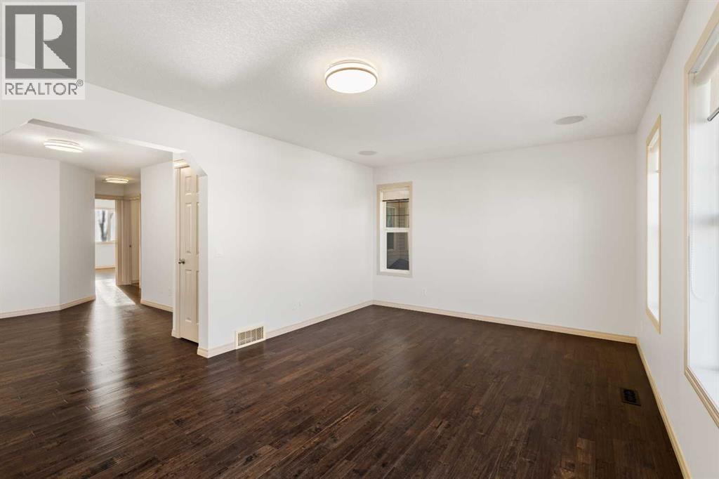 21 Panamount Row Nw, Calgary, Alberta  T3K 0C6 - Photo 19 - A2275676