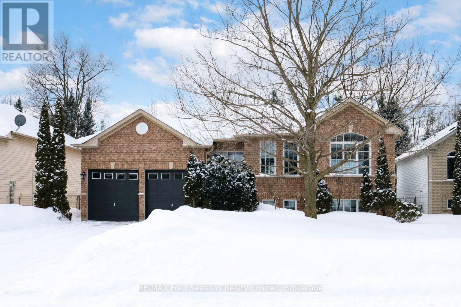 25 Silversands Crescent, Wasaga Beach, Ontario  L9Z 1P8 - Photo 2 - S12706368