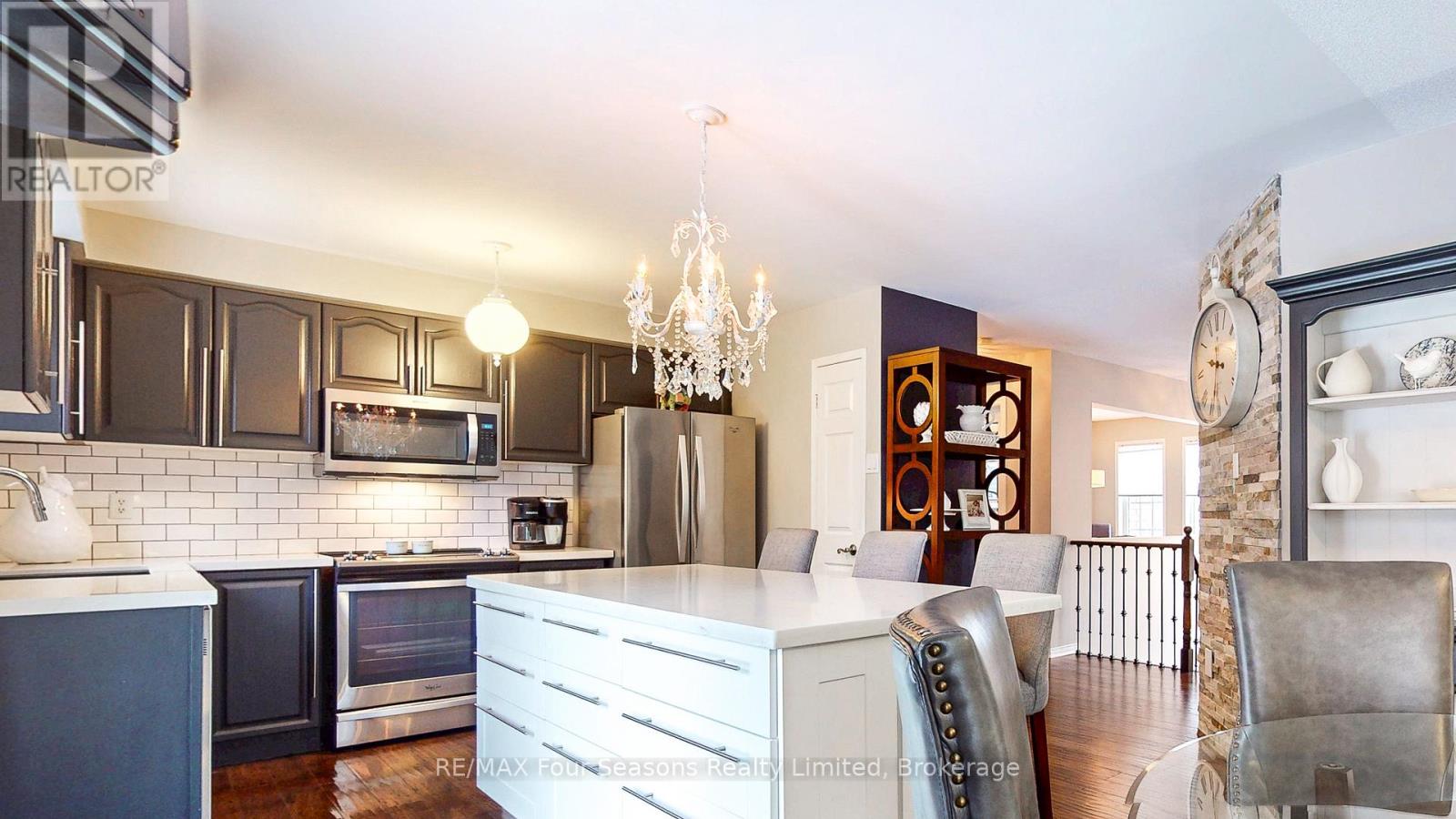 25 Silversands Crescent, Wasaga Beach, Ontario  L9Z 1P8 - Photo 5 - S12706368