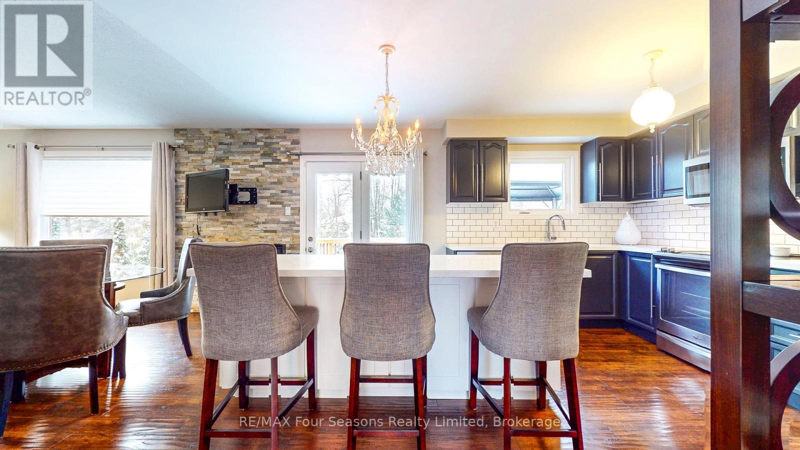 25 Silversands Crescent, Wasaga Beach, Ontario  L9Z 1P8 - Photo 6 - S12706368