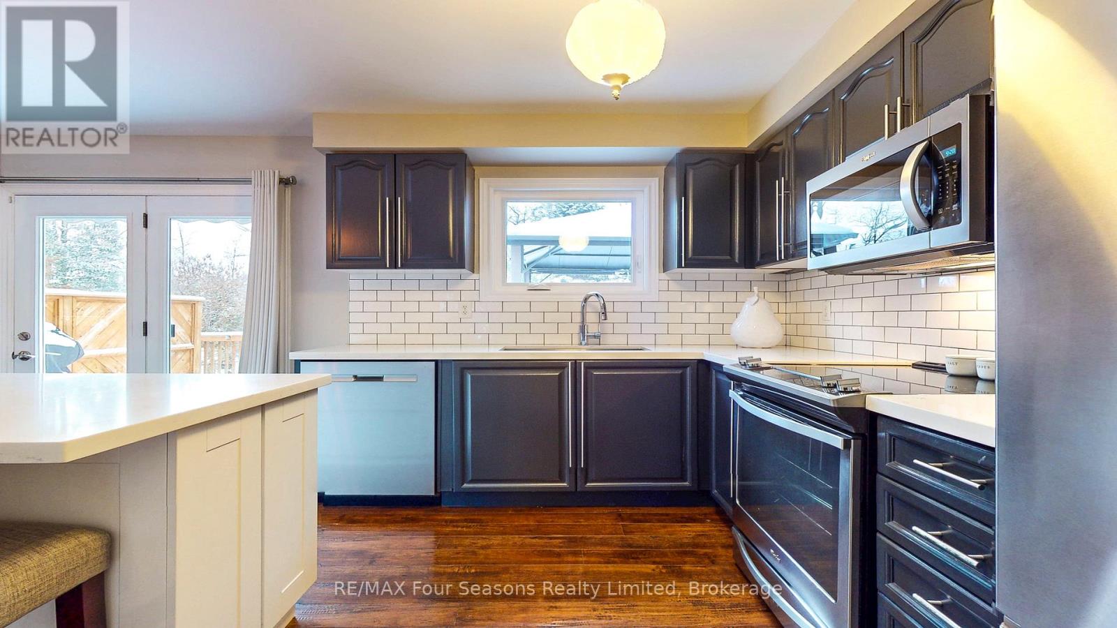 25 Silversands Crescent, Wasaga Beach, Ontario  L9Z 1P8 - Photo 7 - S12706368