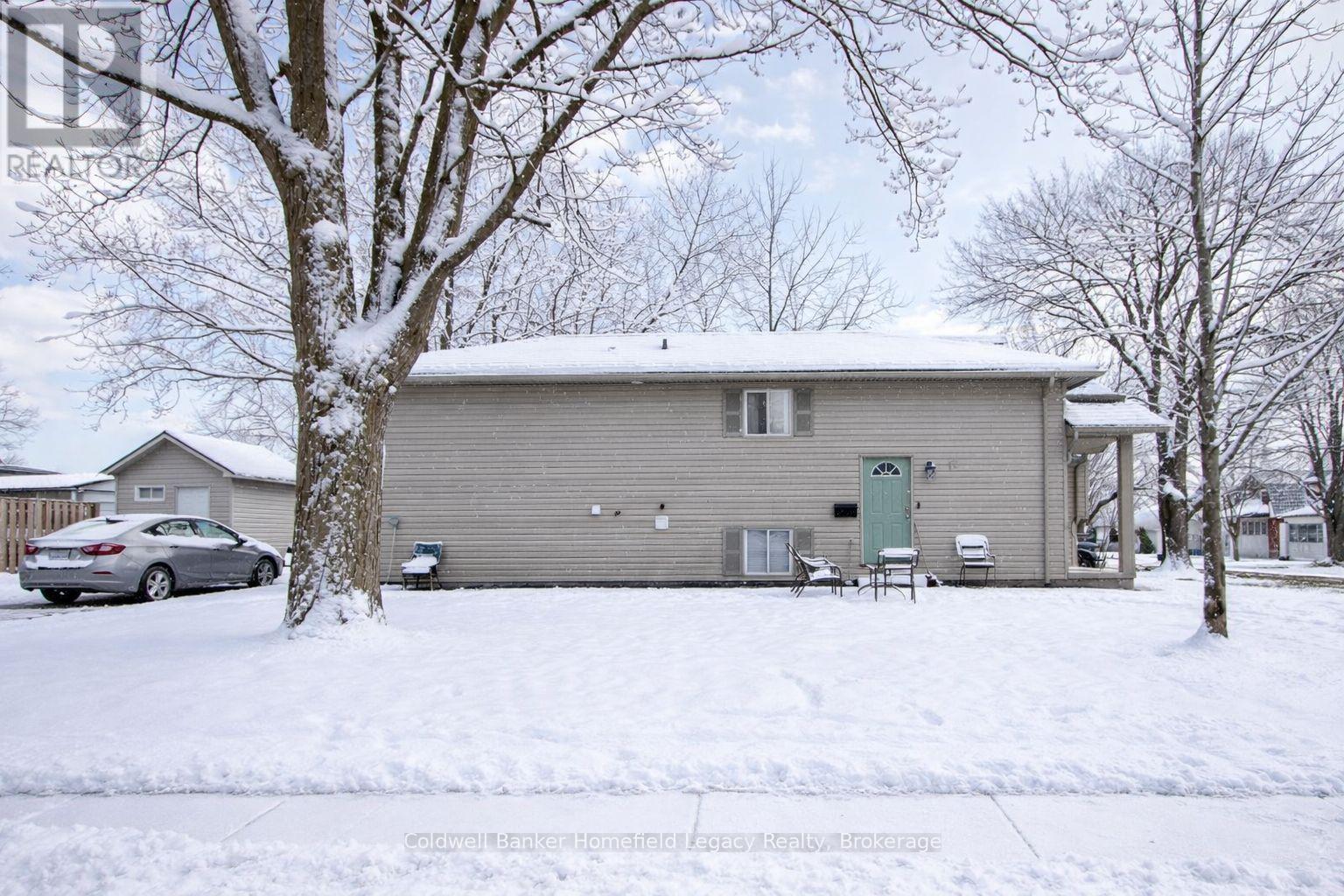 17 Laurier Street, Stratford, Ontario  N5A 4M2 - Photo 3 - X12706352