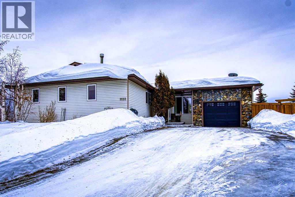 1122 6 Ave West, Beaverlodge, Alberta