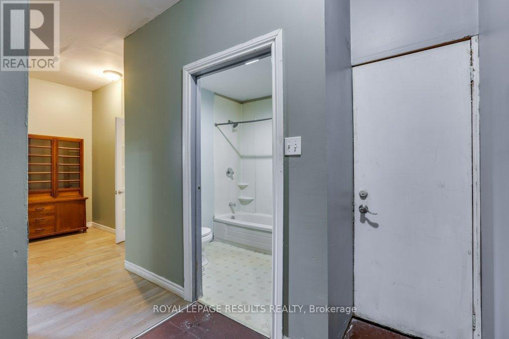 42 Redan Street, St. Thomas, Ontario  N5P 1T4 - Photo 25 - X12706308