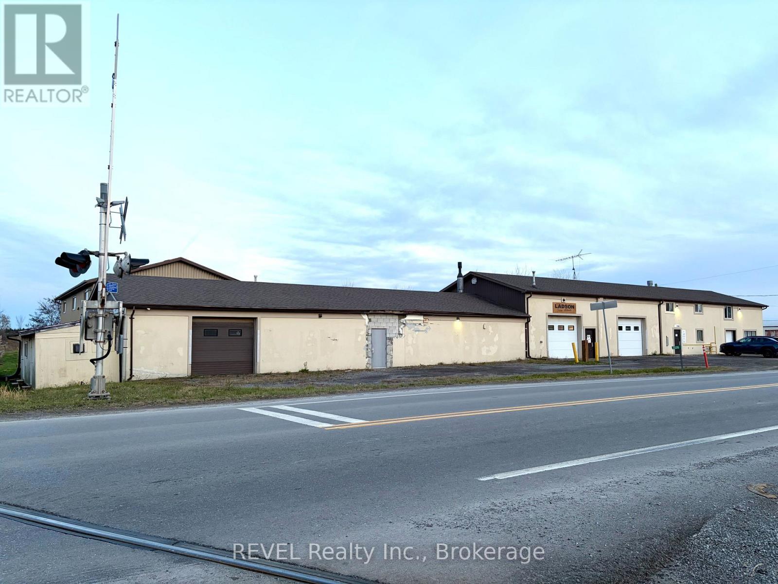 2036 Allanport Road, Thorold (Port Robinson), Ontario  L0S 1A0 - Photo 6 - X12706302