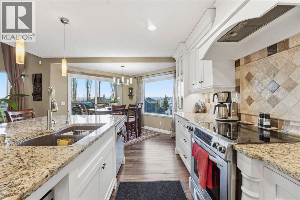 54 Rockbluff Close Nw, Calgary, Alberta  T3G 5A9 - Photo 6 - A2279817