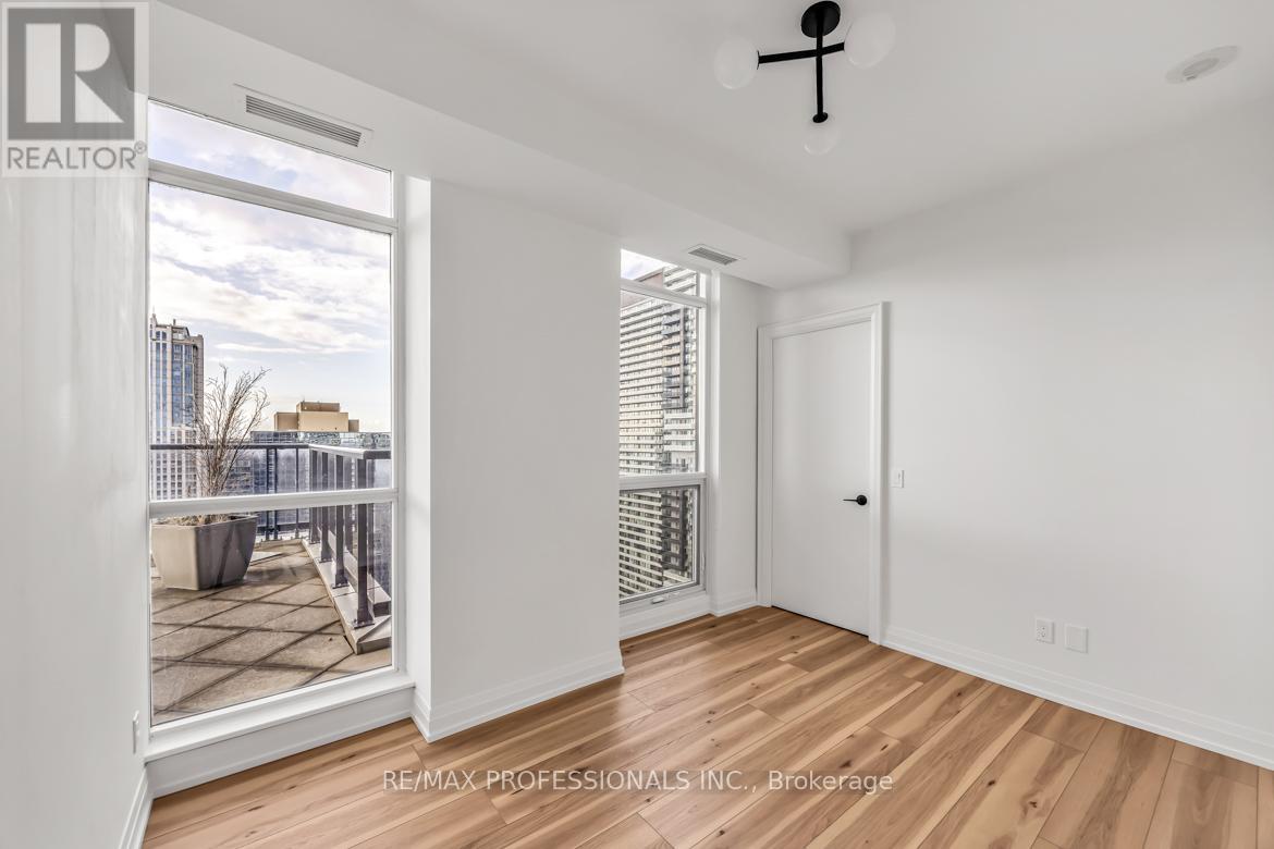 4004 - 21 Carlton Street, Toronto, Ontario  M5B 1L3 - Photo 17 - C12706322