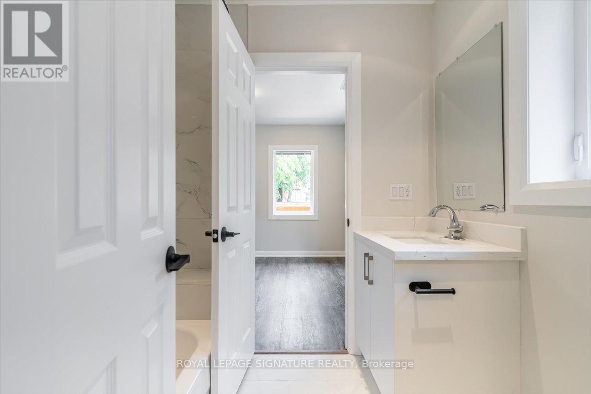 Upper - 184 Millwood Road, Toronto, Ontario  M4S 1J7 - Photo 20 - C12706370