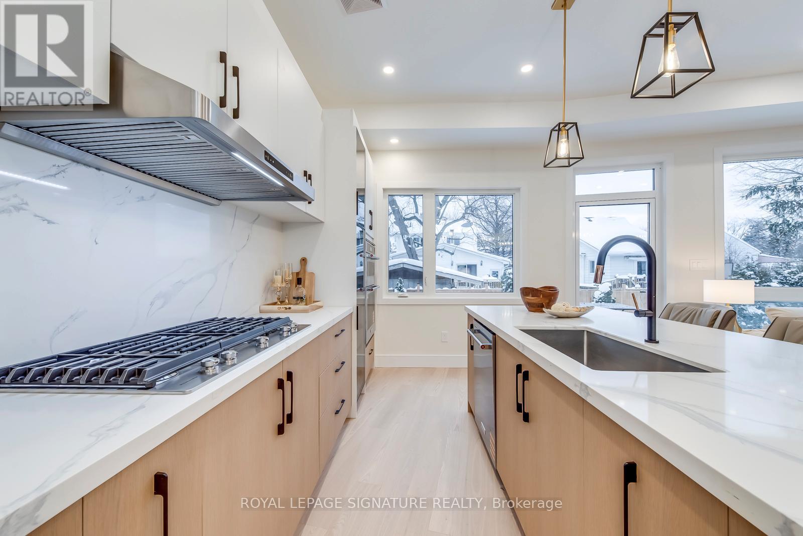 24 Merritt Road, Toronto, Ontario  M4B 3K5 - Photo 12 - E12706364