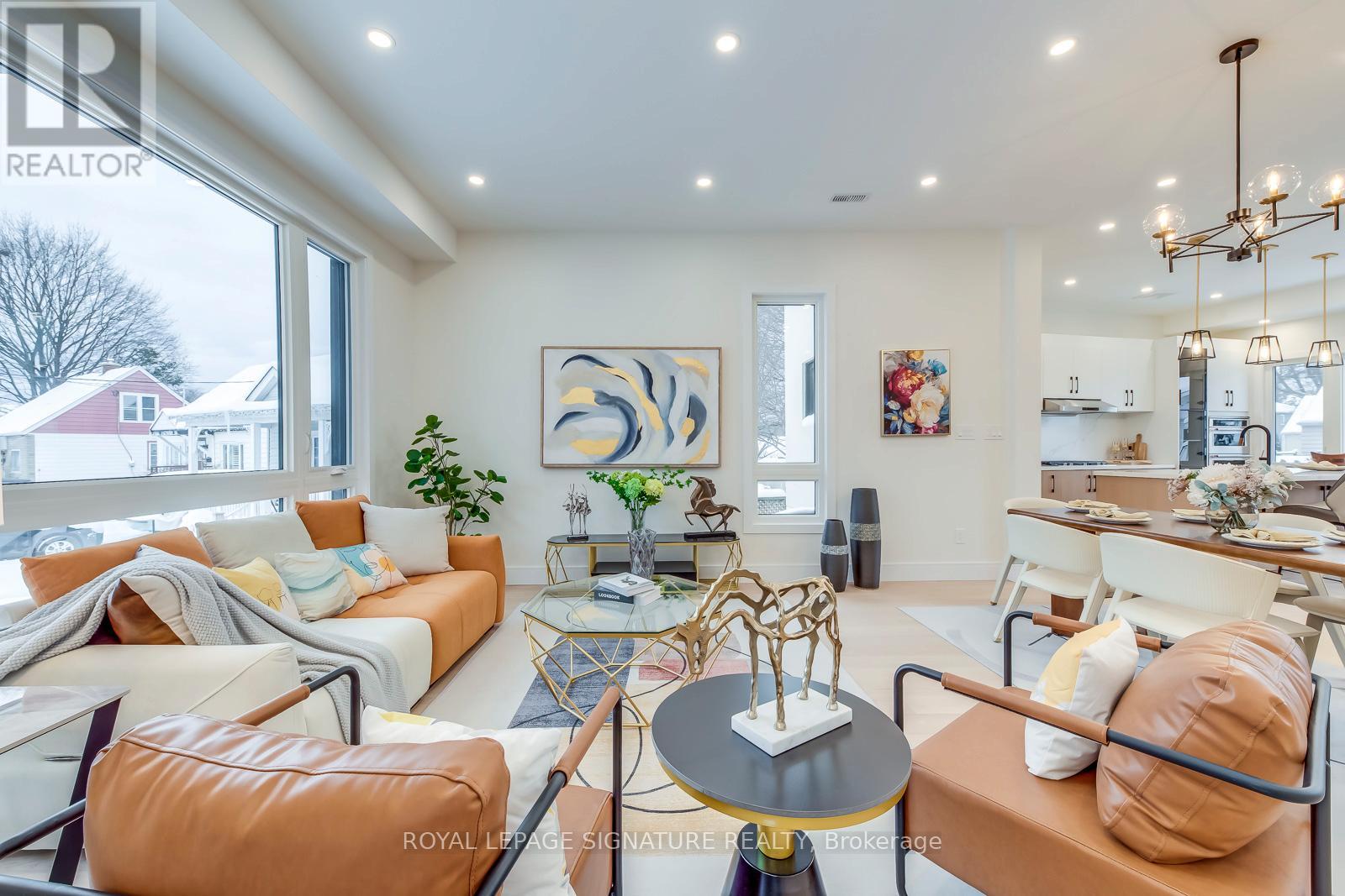 24 Merritt Road, Toronto, Ontario  M4B 3K5 - Photo 4 - E12706364