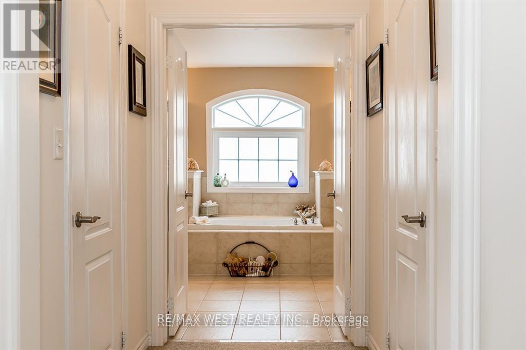 118 Succession Crescent, Barrie, Ontario  L4M 7G7 - Photo 29 - S12706354