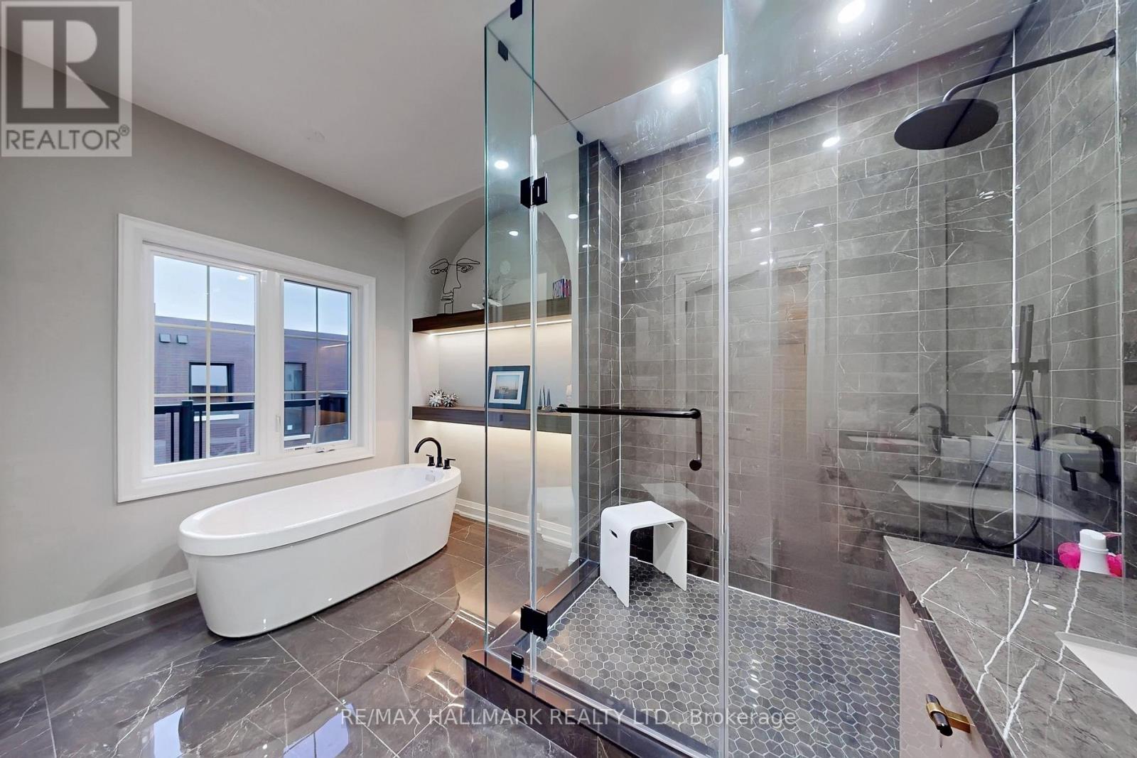 31 Naughton Drive, Richmond Hill, Ontario  L4C 4M6 - Photo 37 - N12706230