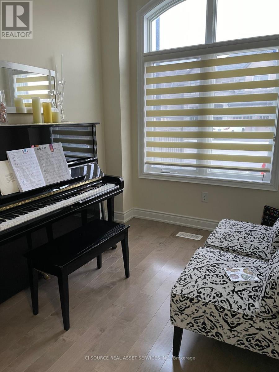 14 Boundary Creek Path, Brampton, Ontario  L6Y 6E1 - Photo 10 - W12706316