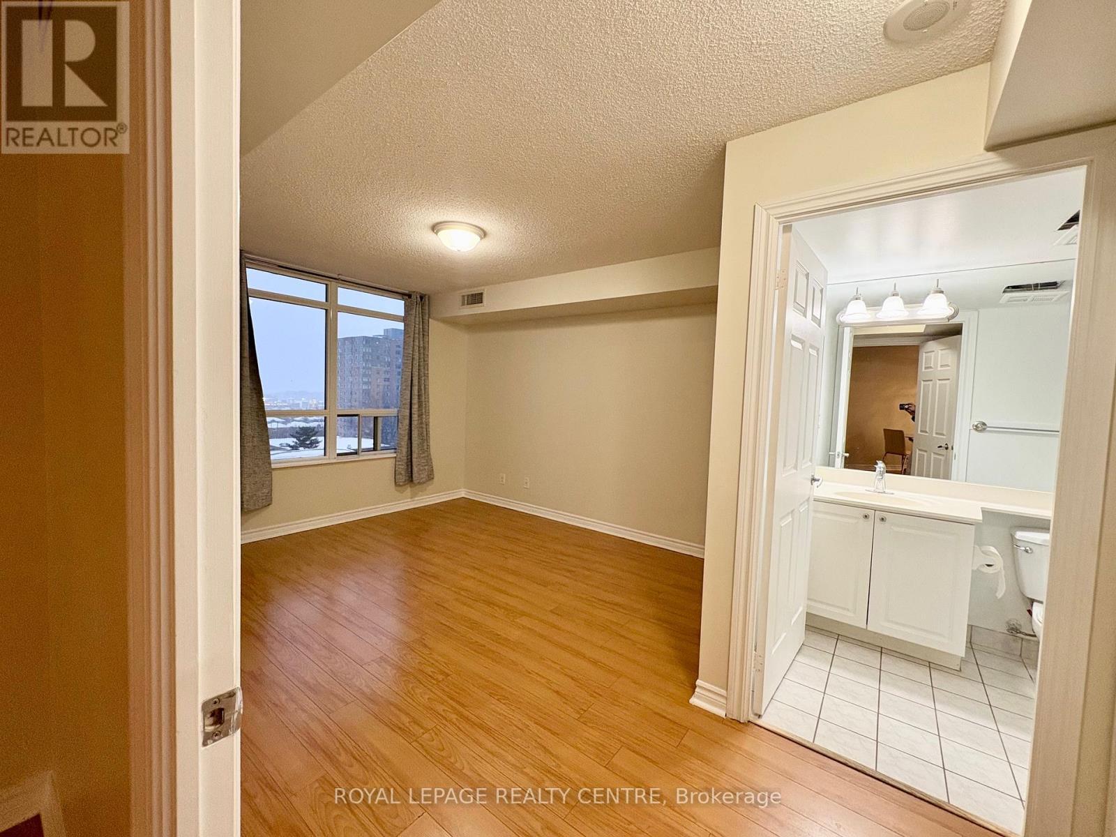 830 - 3888 Duke Of York Boulevard, Mississauga, Ontario  L5B 4P5 - Photo 15 - W12706324