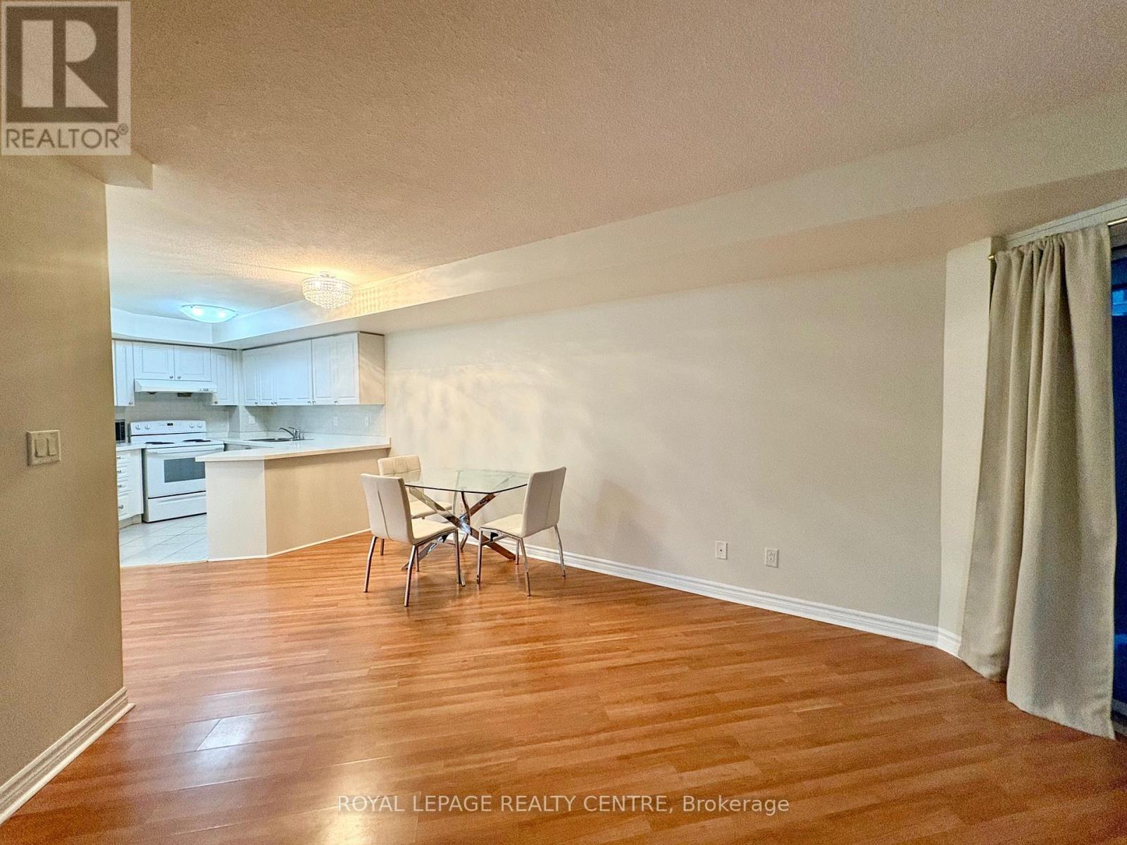 830 - 3888 Duke Of York Boulevard, Mississauga, Ontario  L5B 4P5 - Photo 7 - W12706324