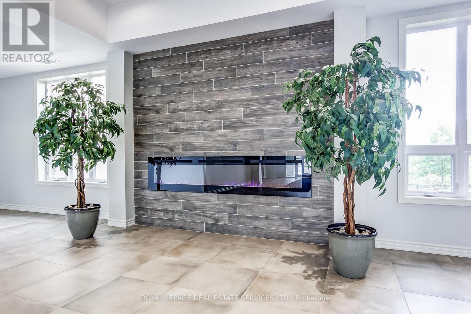 211 - 1360 Costigan Road, Milton, Ontario  L9T 0Y8 - Photo 3 - W12706366