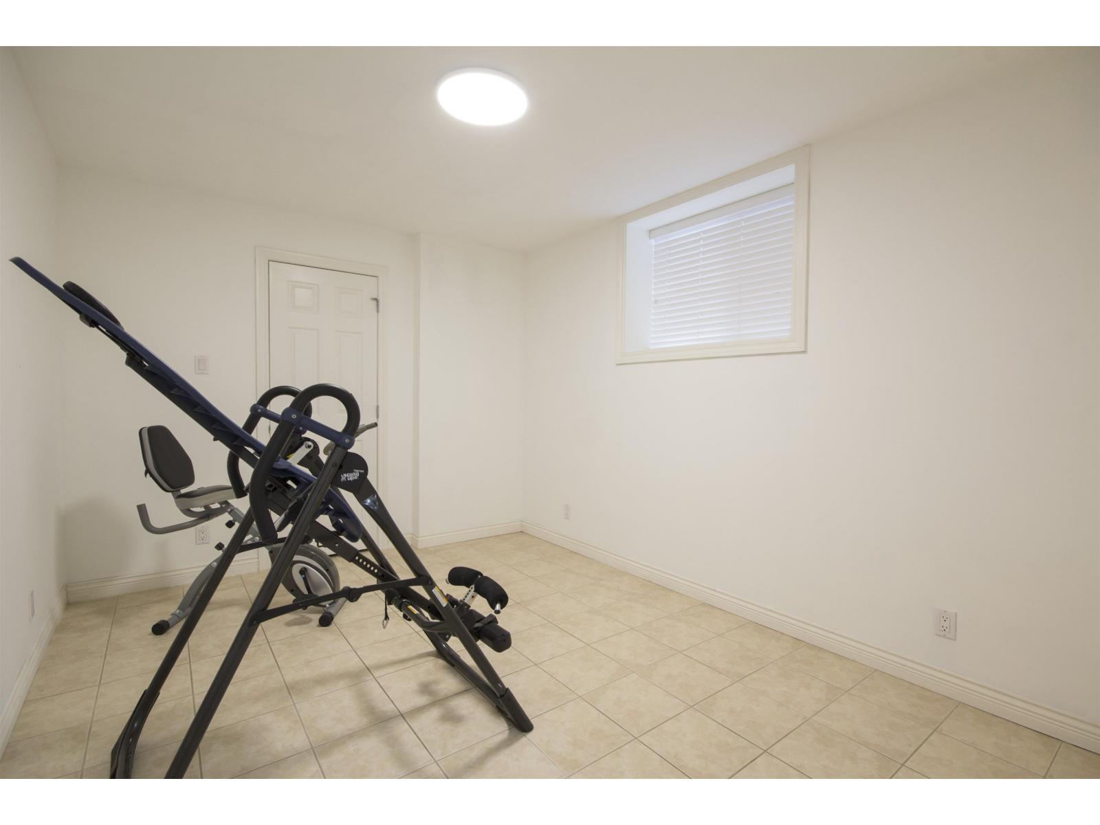 12136 100a Avenue, Surrey, British Columbia  V3V 2Y5 - Photo 36 - R3064082