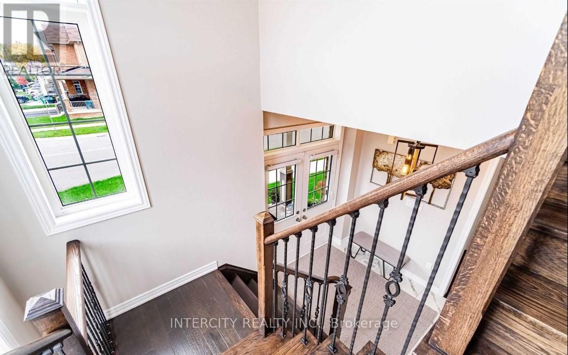 363 Robert Parkinson Drive, Brampton, Ontario  L7A 4C3 - Photo 25 - W12695388