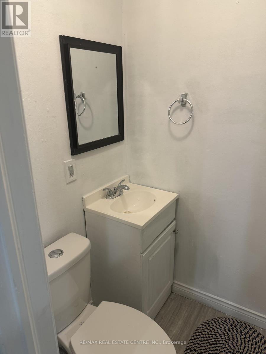 3292 The College Way, Mississauga, Ontario  L5L 5B6 - Photo 8 - W12678018