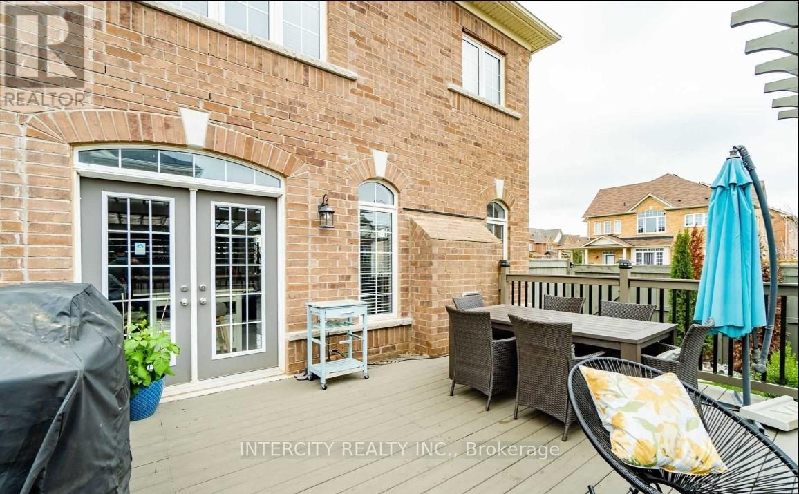 363 Robert Parkinson Drive, Brampton, Ontario  L7A 4C3 - Photo 37 - W12695388