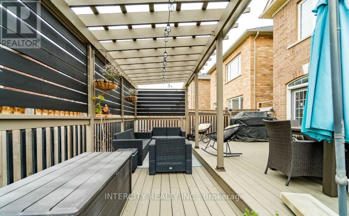 363 Robert Parkinson Drive, Brampton, Ontario  L7A 4C3 - Photo 35 - W12695388