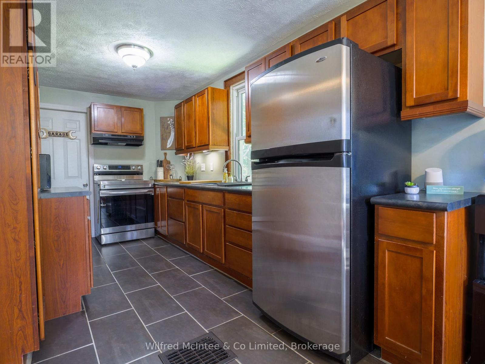 304 Napier Street, Brockton, Ontario  N0G 2V0 - Photo 8 - X12706390