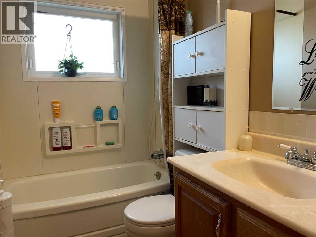 4910 53 Street, Grimshaw, Alberta  T0H 1W0 - Photo 8 - A2268031