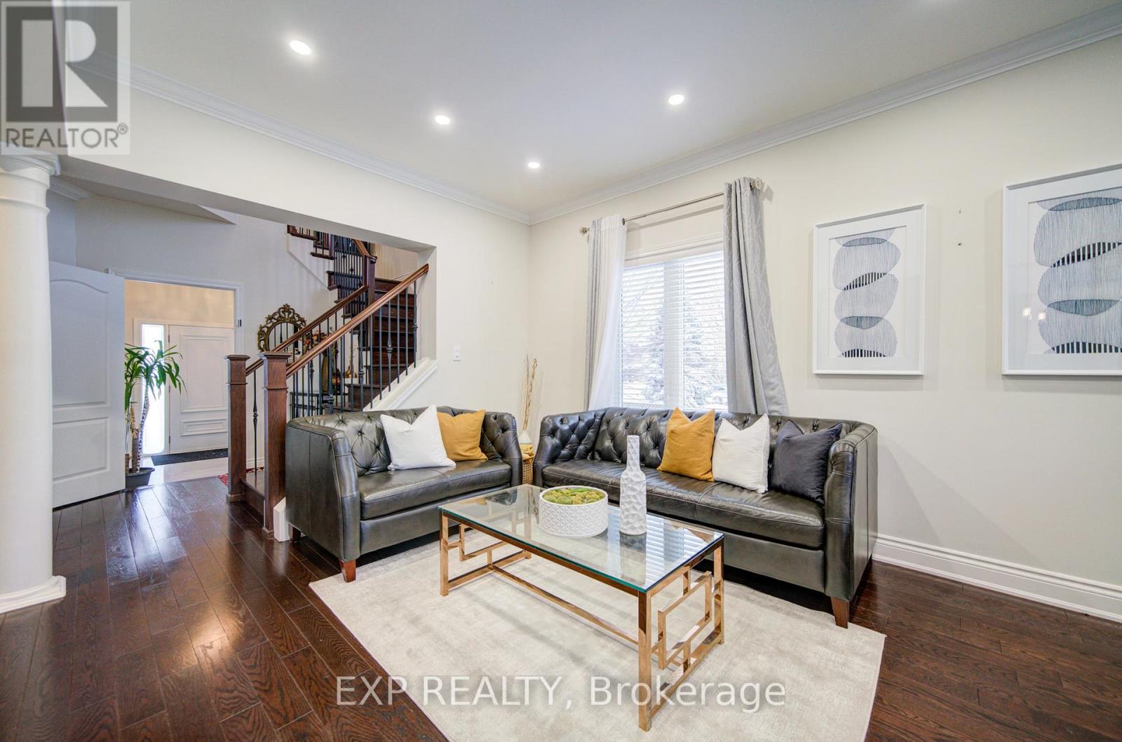 116 Colesbrook Road, Richmond Hill, Ontario  L4S 2G3 - Photo 5 - N12703752