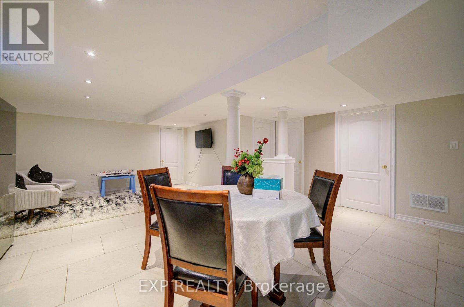 116 Colesbrook Road, Richmond Hill, Ontario  L4S 2G3 - Photo 39 - N12703752